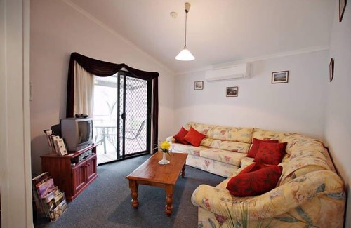 Fordwich Cottage | Serenity Grove - Frantoio