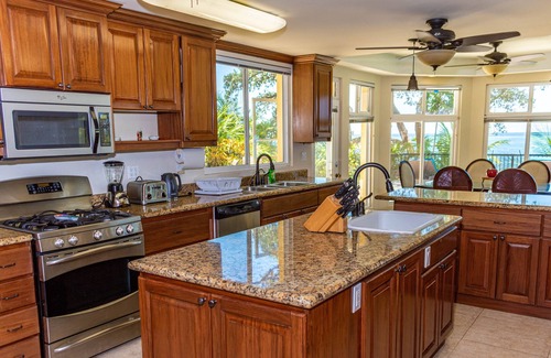 Roatan Villa | Serenity House, secret paradise facing the sea.