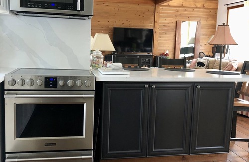 Muskoka Lakes Cottage | "SERENITY IN MUSKOKA" Beautiful Waterfront Cottage