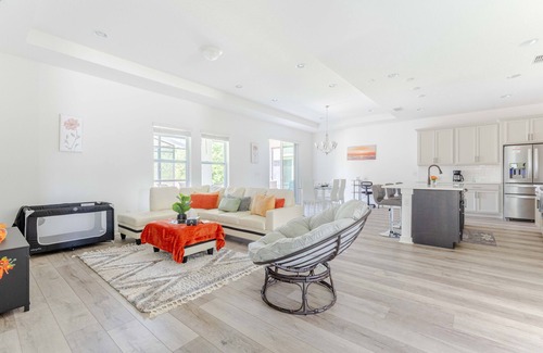 Four Corners House | Serenity Lake