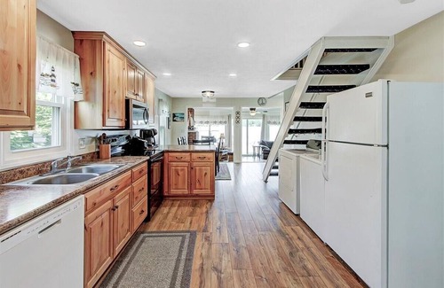 Lakeview House | Serenity Lakefront Home on Techumseh Island - Sleeps 6, 2BR, 1.5Bath, Boat Dock