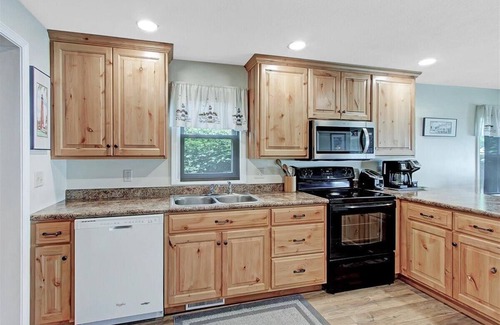 Lakeview House | Serenity Lakefront Home on Techumseh Island - Sleeps 6, 2BR, 1.5Bath, Boat Dock