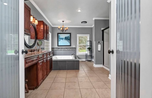 Gilbert House | Serenity Lakehouse + Guest House