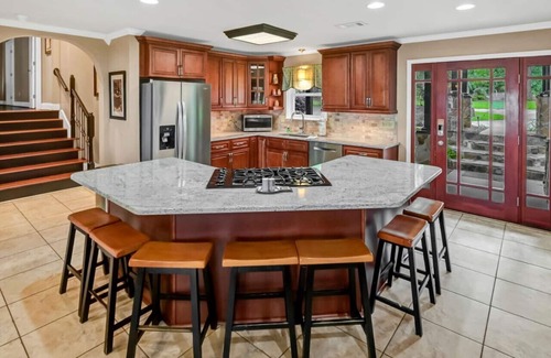 Gilbert House | Serenity Lakehouse + Guest House