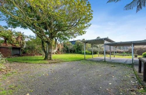 Ngongotaha House | Serenity Lakehouse - Rotorua Holiday Home
