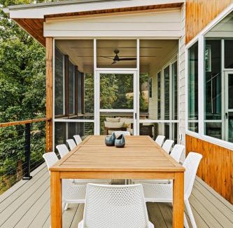 Young Harris House | Serenity Now 4br Fall Retreat Deck Fireplace