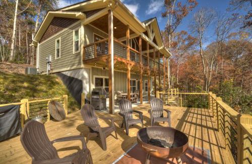 Cherry Log House | Serenity Now - Game Room and Mountain Views - Hot Tub, Cozy Fireplace, Modern Amenities, Billiards Table, Porch Fire Pit - Cherr