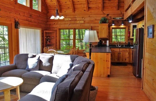 Tuckasegee Cabin | Serenity on Cedar-Lakefront Log Cabin, 10 boats, fire table and luxury hot tub