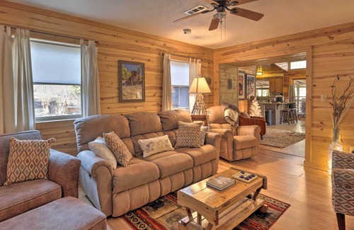 Dial Cabin | Serenity on the Creek Cabin + Hot Tub & Grill