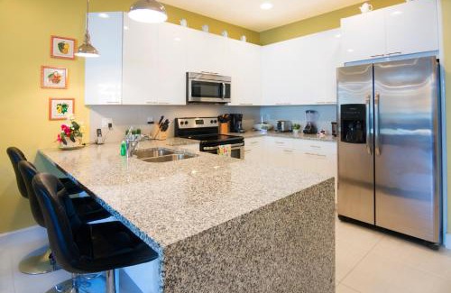 Four Corners House | Serenity Resort 3 Bedroom Vacation Townhome with Pool (2008)
