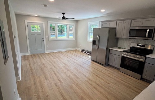 Southwest Raleigh House | "serenity south of Raleigh" Quiet charming low traffic Neighborhood