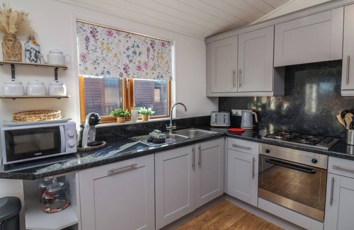 Mullacott Cottage | SERENITY SUNSET, pet friendly, with a garden in Ilfracombe