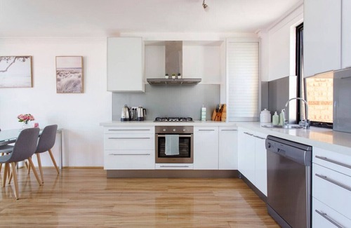 Hamilton Hill Villa | Serenity - Townhouse Close to South Fremantle