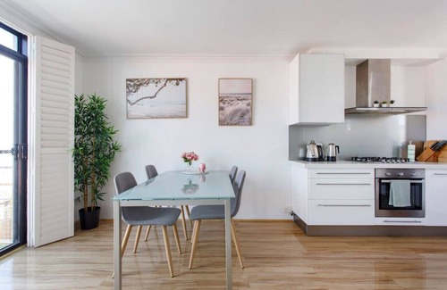 Hamilton Hill Villa | Serenity - Townhouse Close to South Fremantle