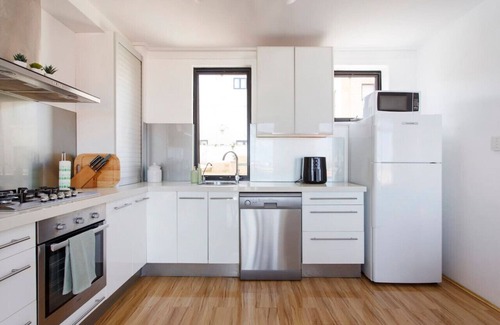 Hamilton Hill Villa | Serenity - Townhouse Close to South Fremantle
