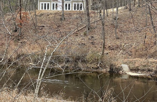 Eagle Rock Cottage | Serenity, Waterfront Mountain Retreat