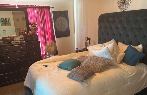 Lithonia House | Serenity’s lookout quite and cozy