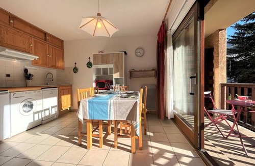 La Salle-les-Alpes Apartment | Serre Chevalier, appartement T3, 4 personnes plein sud avec balcon, près des pistes, Meublé touristique 3 étoiles