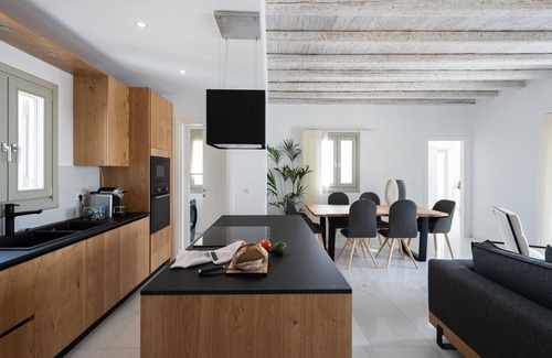 Nea Cryssi Akti Villa | Sersi Black Villa with Jaz