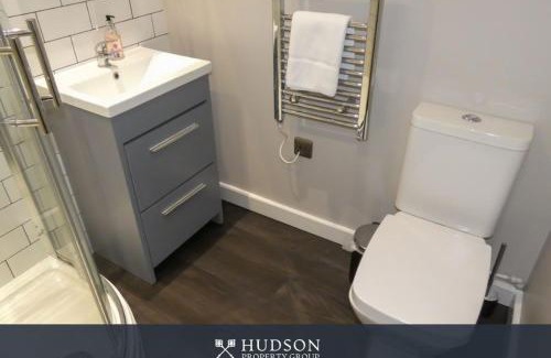 Telford Apartment | Serviced Apartment with Parking