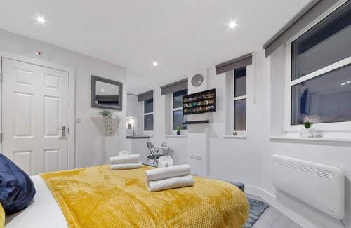 Penge Apartment | Serviced Ensuite Room Crystal Palace London SE20