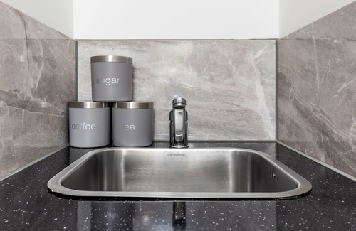 Hillrise Apartment | Serviced Ensuite Room Finsbury Park London N19