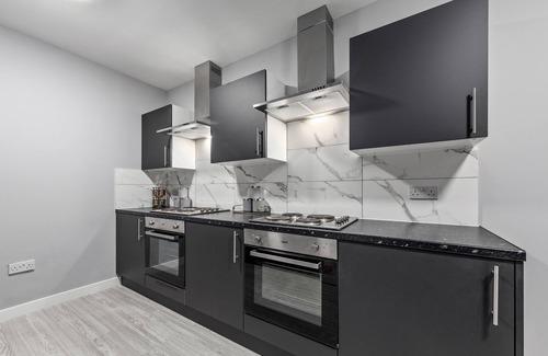 London Borough of Hounslow Apartment | Serviced Ensuite Room Feltham Heathrow London Tw13