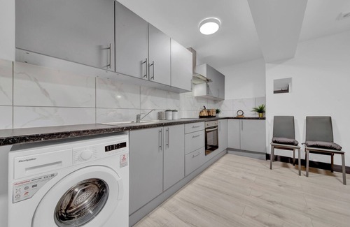 London Borough of Hounslow Apartment | Serviced Ensuite Studio in Feltham London Heathrow