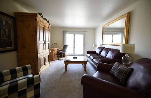 Oshkosh Apartment | Serviced Oshkosh Residence Near River And Downtown
