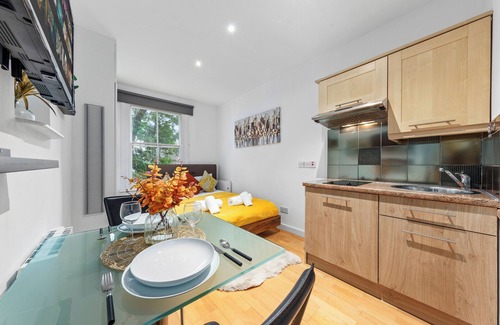 Westbourne Green Apartment | Serviced Studio Flat in Paddington London W2