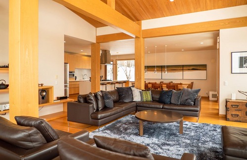 Hirafu Ski Chalet | Seshu Chalet