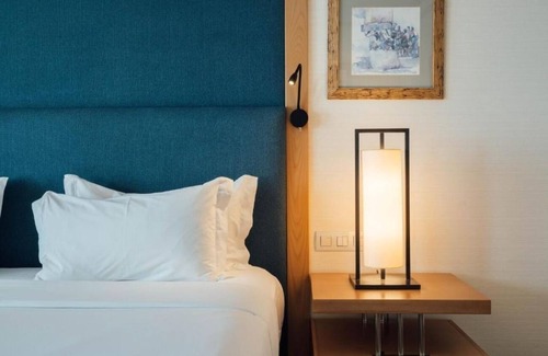 Santiago Hotel | Sesimbra Oceanfront Hotel | Ocean View Premium Deluxe | Balcony | Pools
