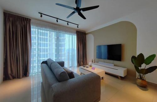 Shah Alam Apartment | Setia Alam Walking Distance Convention Centre & Shopping Mall 2 Bedroom 2-4Pax