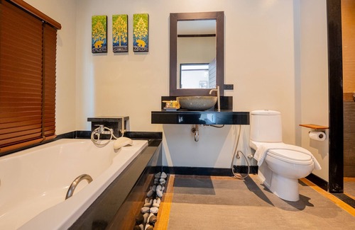 Rawai Hotel | SeToVa Naiharn Grand Pool Villa, Rawai