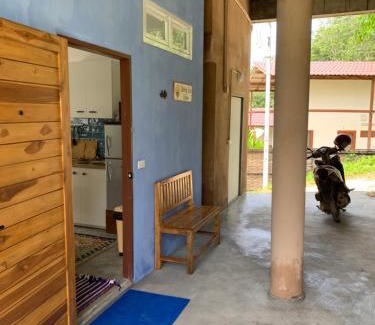 Ko Lanta Apartment | Setting Sun Kantiang Bay Studio