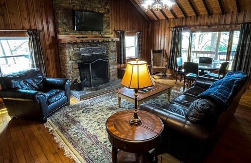 Logan House | Settler - by The Chalets
