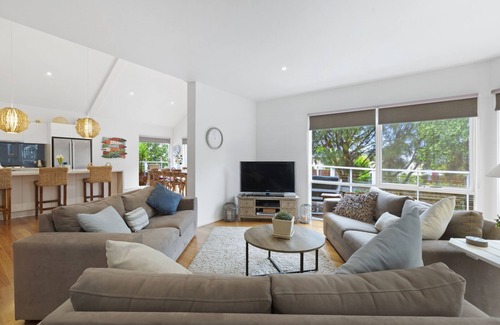 Sorrento House | Settlers Cove Cottage