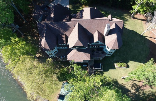 Mayhew House | Seven bedroom family estate on Lake Norman