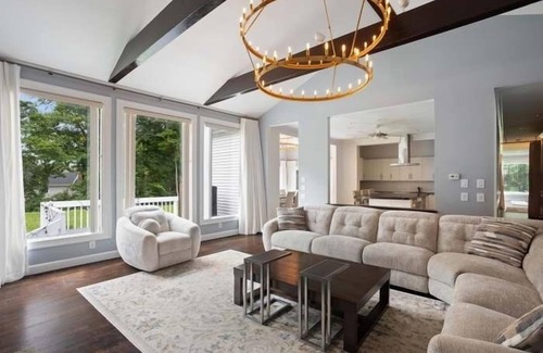 Norwalk Villa | Seven bedrooms Gathering Celebration Mention