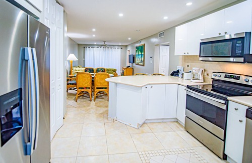 Seven Mile Beach Hotel | Seven Mile Beach Resort & Club
