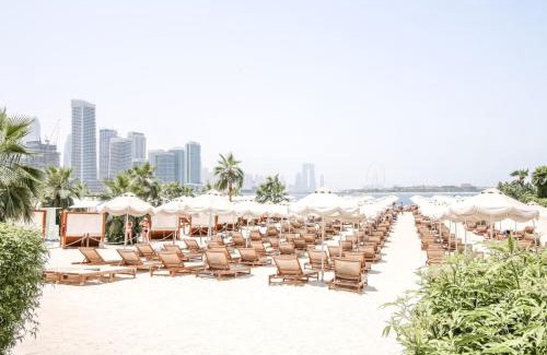 Madinat Zayed Apartment | Seven Palm Studio Atlatis View