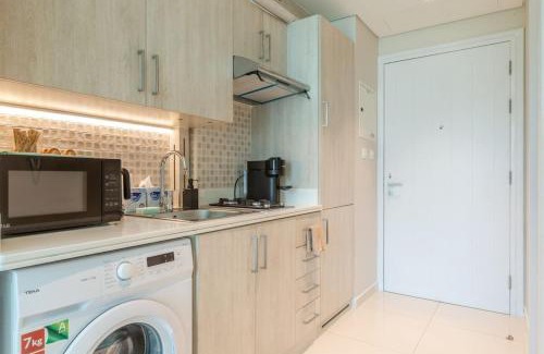 Madinat Zayed Apartment | Seven Palm Studio Atlatis View