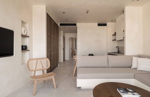 Paliouri Apartment | Seven Rocks Suites