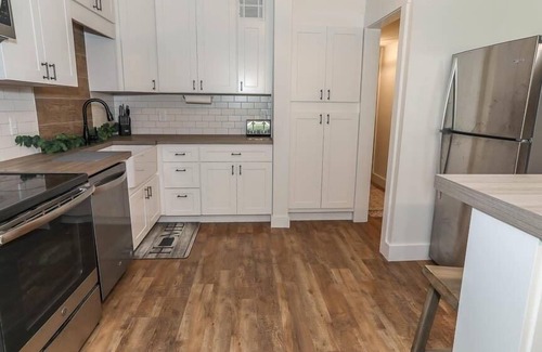 Seven Springs Condo | Seven Springs 2 Bedroom Premium Condo, Pet Friendly! by RedAwning - Save 10% on 3 Nights, 15% on 5 Nights!