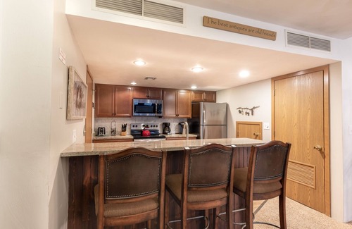 Seven Springs Condo | Seven Springs 2 BR Condo - Deck and Mountain Views by RedAwning - Save 10% on 3 Nights, 15% on 5 Nights!