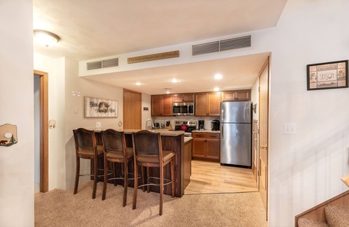 Seven Springs Condo | Seven Springs 2 BR Condo - Deck and Mountain Views by RedAwning - Save 10% on 3 Nights, 15% on 5 Nights!
