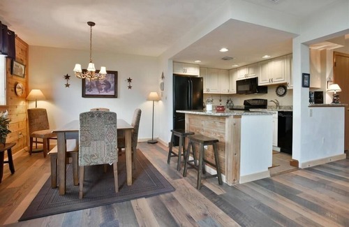 Seven Springs Condo | Seven Springs 3 Bedrooms Premium Condo by RedAwning - Save 10% on 3 Nights, 15% on 5 Nights!