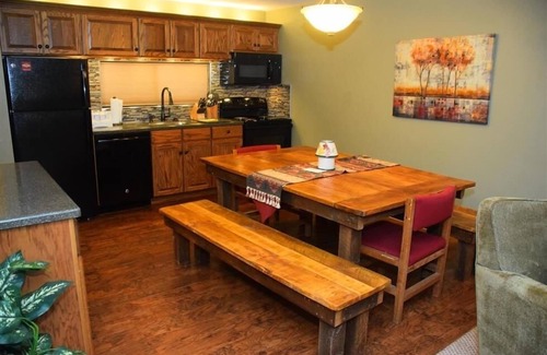 Seven Springs Condo | Seven Springs 3 BR Condo, walk to slopes! by RedAwning - Save 10% on 3 Nights, 15% on 5 Nights!