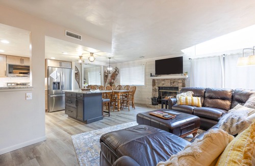 Seven Springs Condo | Seven Springs Meadowridge 3 Bedroom Standard Condo - Sleeps 10, Pet Friendly! by RedAwning