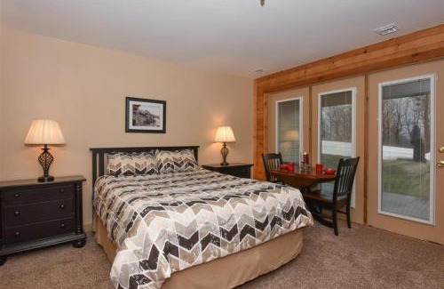 Seven Springs Apartment | Seven Springs Stoneridge 3 Bedroom Standard Condo with Ski-In Out, Mountain Views! condo